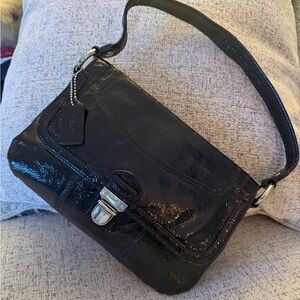 Coach Lyla Poppy Onyx EUC Patent Leather Shoulder Bag 10x6 RARE heart lining